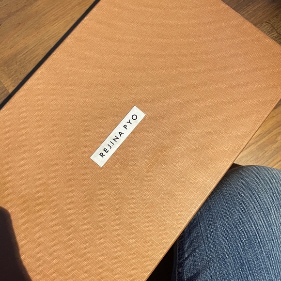 Rejina Pyo Women’s Zoe Leather Sandals Size IT 37 US 7). - Picture 10 of 12